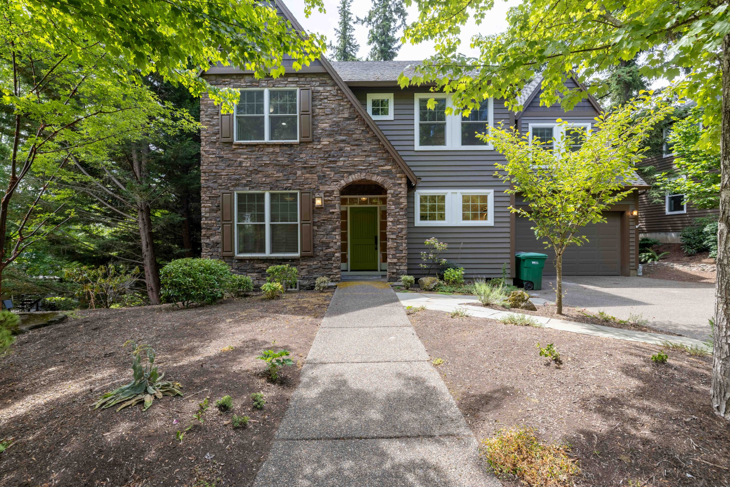 Beautiful single family home for rent in Portland, Oregon by professional property management company