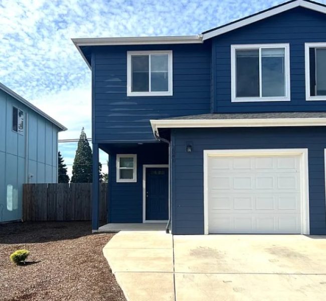 Townhome for rent by Delavan PDX Property Management in Lebanon, OR