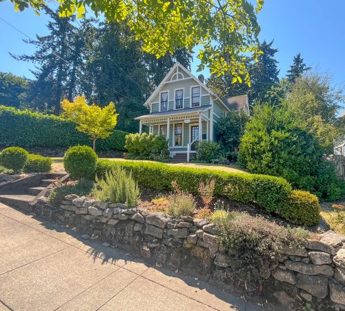 Historic single family home for rent in Oregon City by Delavan PDX Property Management