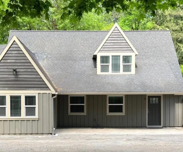 1 bedroom unit for rent by Delavan PDX Property Management in Lake Oswego, OR